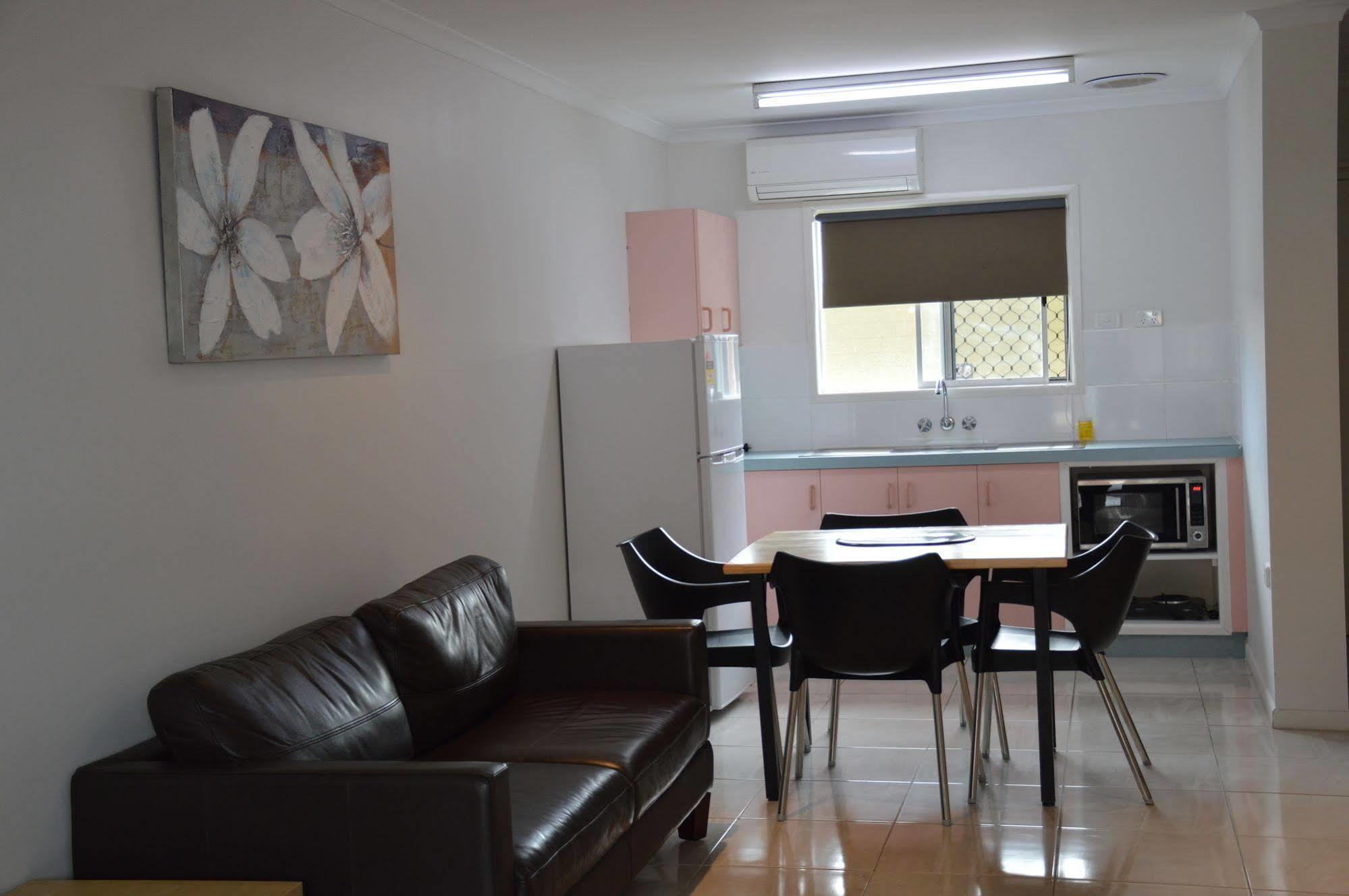 Rover Holiday Units Mackay Exterior photo