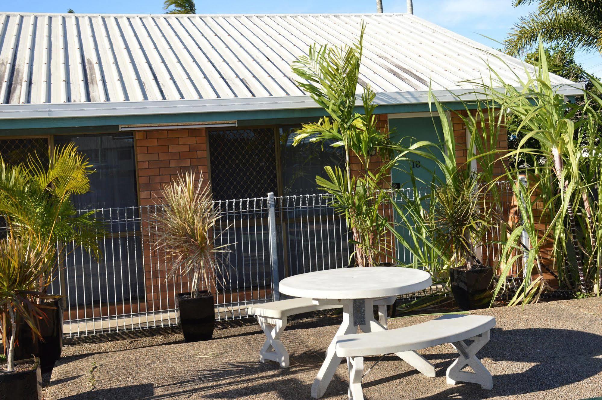 Rover Holiday Units Mackay Exterior photo